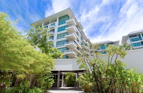 North Pattaya Condo | Wong Amat Beachfront Condo & Garden View