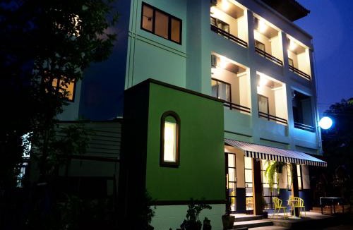 Lat Krabang Hostel | Yam Yen Hostel