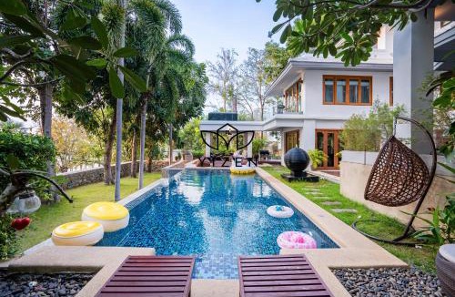 North Pattaya Villa | Yizen Beachfront Seaview Villa