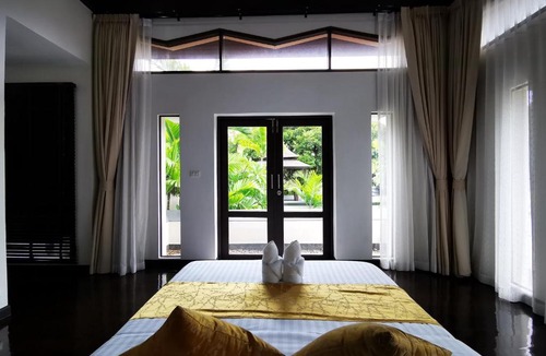 Nong Prue Villa | YiZen Boutique Phutara 5 Bedroom Villa