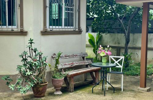 Wat Ket Bed & Breakfast | Yoga Bed and Breakfast