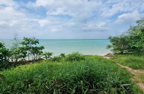 Srithanu House | Zen Beach Oasis - Balinese Beachfront House with Stunning Sea View
