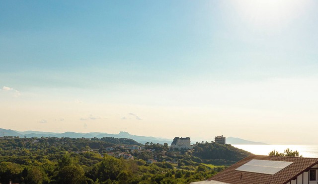 BLUE MILADY - KEYWEEK holiday home swimming pool sea view