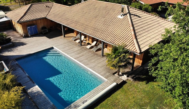 Charming villa typical of the Basin. 5 min from the beach, swimming pool, terrace.