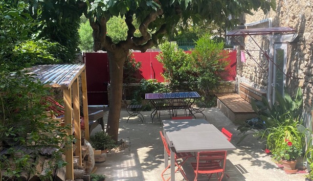 House near the Canal du Midi, a stone's throw from Narbonne