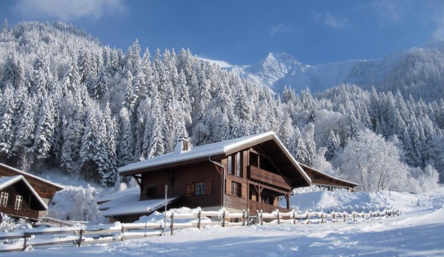 Luxury 10 Person Chalet Near Slopes in Les Contamines