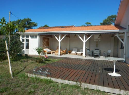 Maison spacieuse à Soulac-sur-Mer avec jardin
