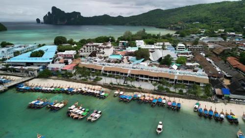 Phi Phi at Pier in Ko Phi Phi