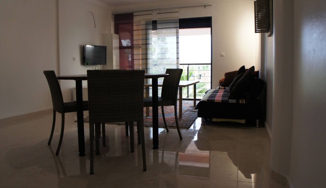 Secure residence, pleasant apartment; 100m from the beach.