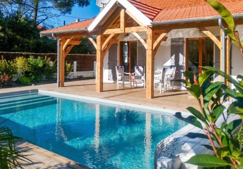 Villa charmante à Soulac-sur-Mer avec piscine privée