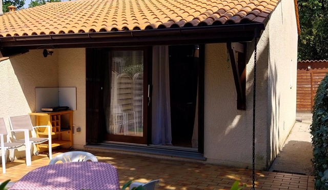 VILLA JUMELEE T4 DE 28m² quiet, enclosed garden 100m². Beach 400m away.