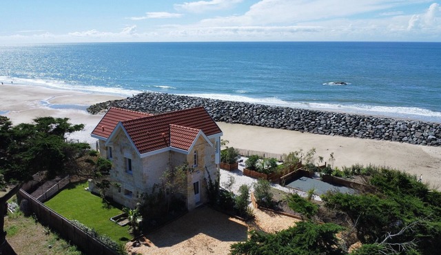 Villa Ocean View with Direct Access to the Beach from the Garden