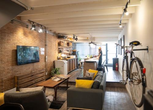 2BR House with Bathtub near Old City