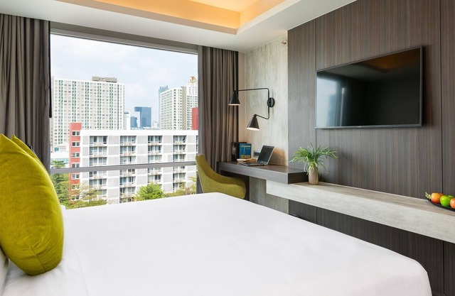 35sqm Maitria Hotel Rama 9 Bangkok Deluxe Room City View