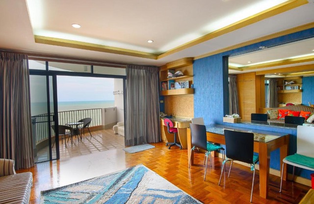 Cha am Beach Club