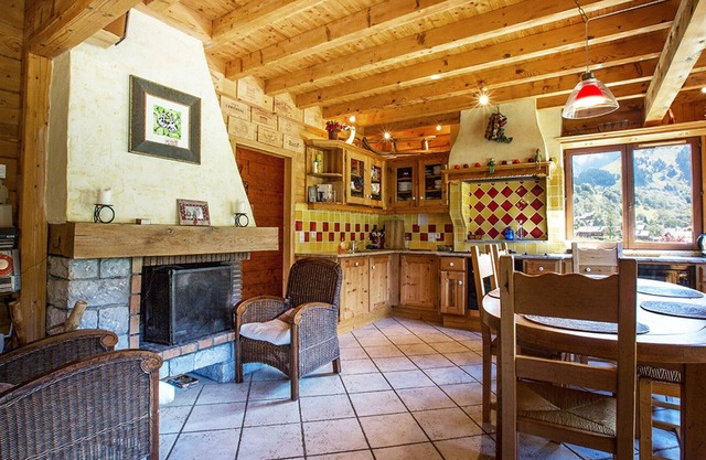 Chalet for 10 in La Clusaz - 5 bdrms - Quiet - Fireplace - Pets allowed - Parking