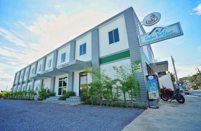 Double bed with ABF near Don Muang Airport