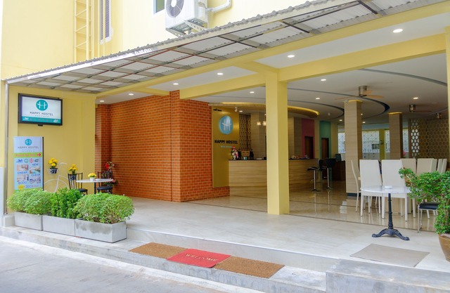 Happy Hostel