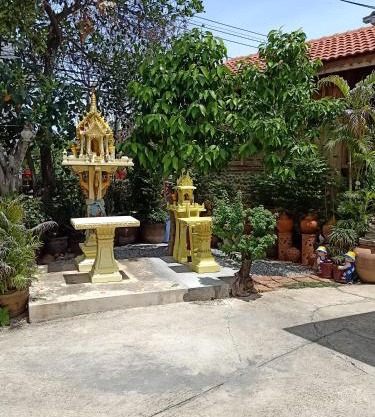 J&J Guesthouse