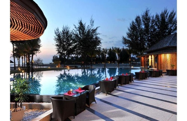 Jacuzzi Villa in Khao Lak with a romantic outdoor Jacuzzi JV#18