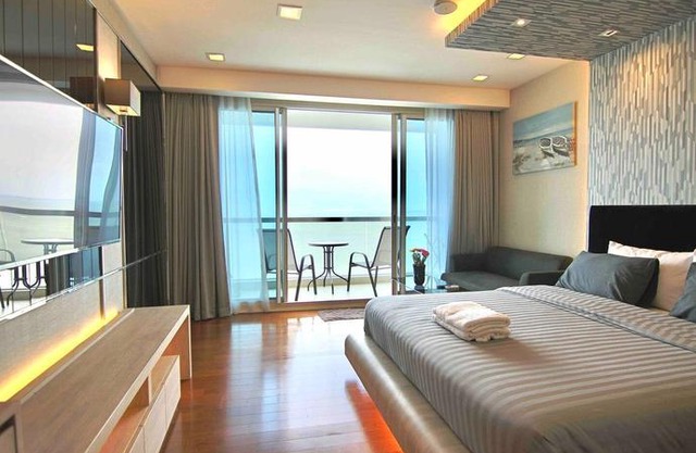 Luxurious Beachfront Pattaya