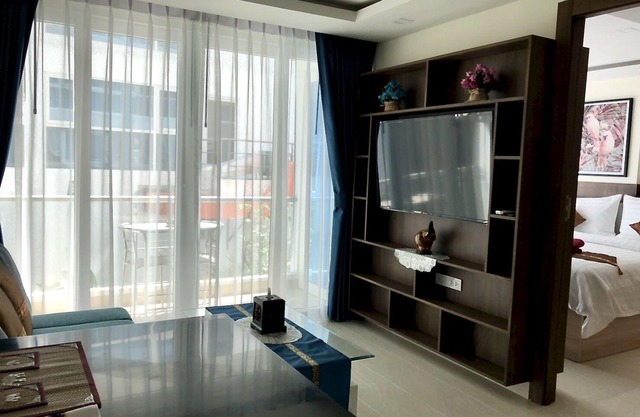 Luxury Apartment B2 on Grand Avenue in Central Pattaya at Pattaya City Estates