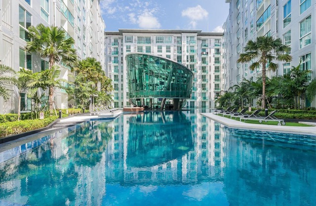 Luxury One Bedroom Condo with Pool View @ City Center Residence Pattaya