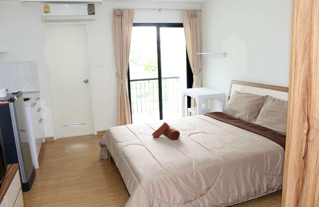 New and Modern Studio 24-4