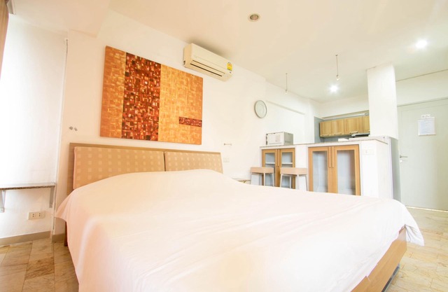 Night Bazaar Road - 40 Sqm - 3rd Floor - Work-From-Home w/Fully Fitted Kitchen