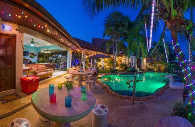 Relaxing Palm Pool Villa & Tropical Illuminated Garden & Swimming Pool.