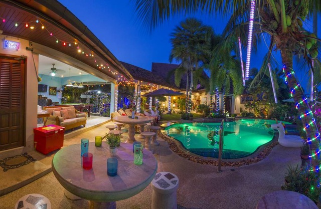 Relaxing Palm Pool Villa & Tropical Illuminated Garden & Swimming Pool.
