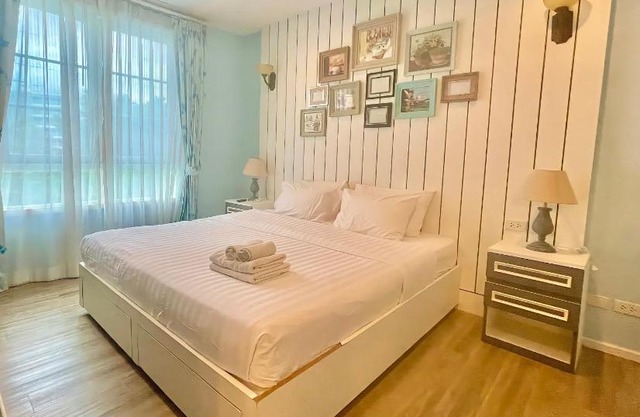 Summer Huahin Condo 2 Bedrooms Pool View Classic Room