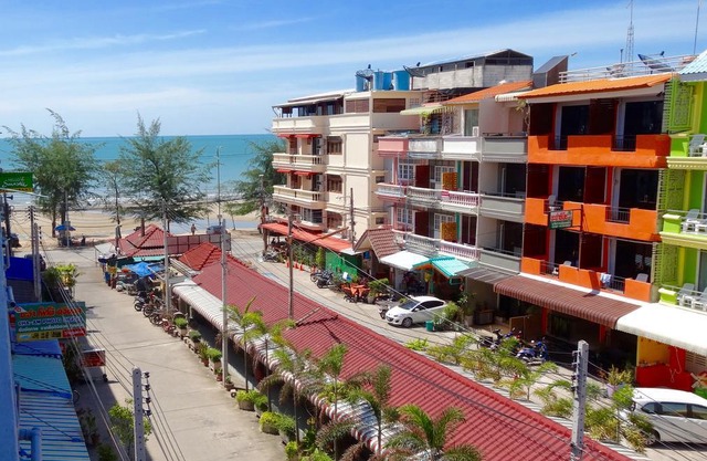 The Beach Cha am Guest House