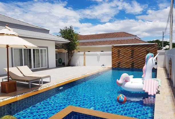 Thiva Pool Villa Plus Hua Hin