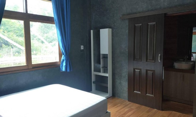 Sathing Phra House | 100 m² House ∙ 2 bedrooms ∙ 4 guests
