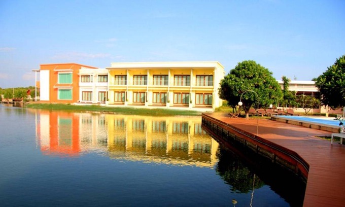 Samut Songkhram Resort | 125 m² Resort ∙ 4 bedrooms ∙ 10 guests