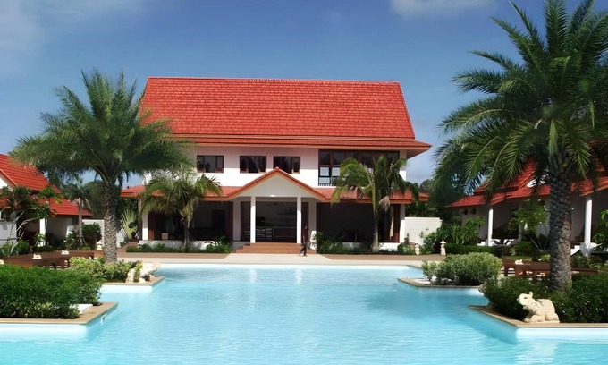 Chumphon Resort | 125 m² Resort ∙ 8 guests