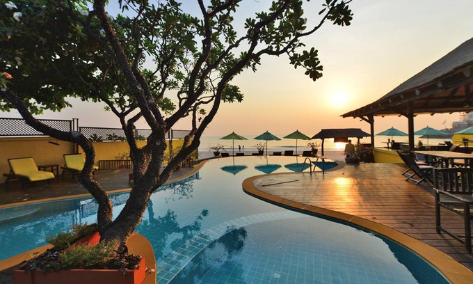 Khao Takiab Resort | 129 m² Resort ∙ 2 bedrooms ∙ 127 guests