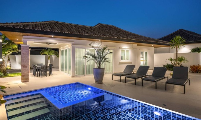 Hua Hin Villa | 150 m² Villa ∙ 4 bedrooms ∙ 9 guests