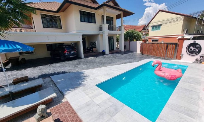 Saen Suk House | 175 m² House ∙ 4 bedrooms ∙ 10 guests