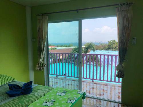 Koh Lan Bed & Breakfast | 18 m² Bed and breakfast ∙ 3 bedrooms ∙ 11 guests