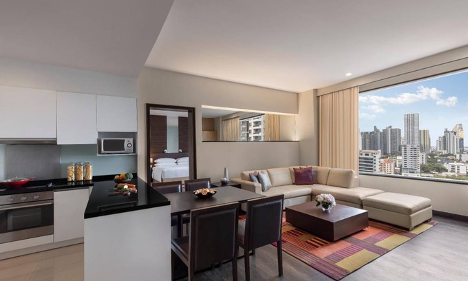 Khlong Tan Hotel | 180 m² Hotel ∙ 127 guests