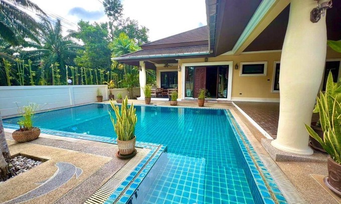 Khuekkhak Villa | 180 m² Villa ∙ 3 bedrooms ∙ 6 guests