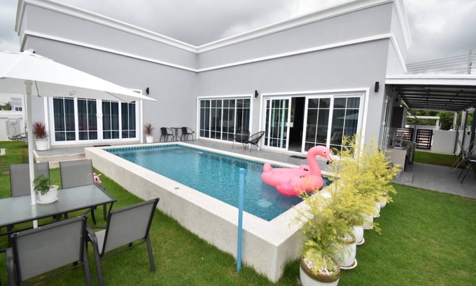 Cha-am Villa | 180 m² Villa ∙ 3 bedrooms ∙ 10 guests