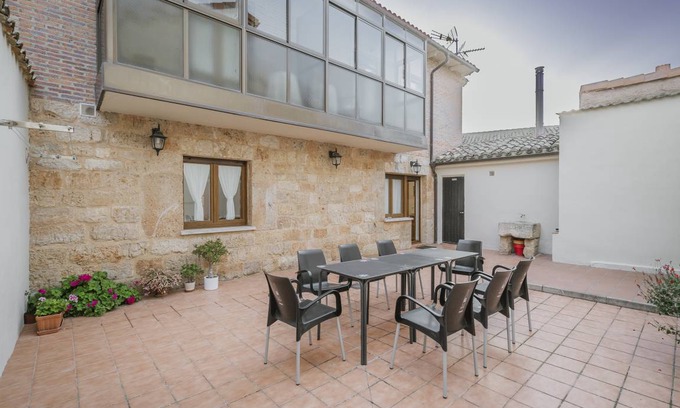 Sasamon House | 220 m² House ∙ 6 bedrooms ∙ 12 guests