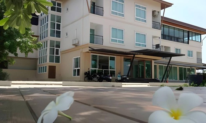 Suphan Buri Resort | 25 m² Resort ∙ 2 guests