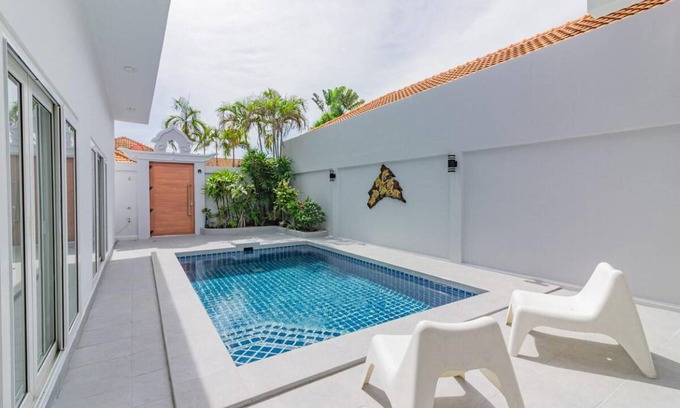 Pratumnak Hill Villa | 250 m² Villa ∙ 3 bedrooms ∙ 8 guests