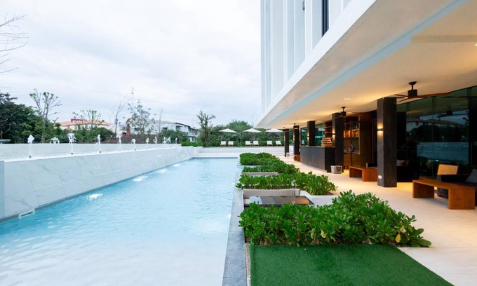 Nakhon Sawan Hotel | 252 m² Hotel ∙ 4 bedrooms ∙ 10 guests