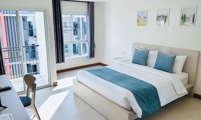 Minburi Hotel | 27 m² Hotel ∙ 3 guests