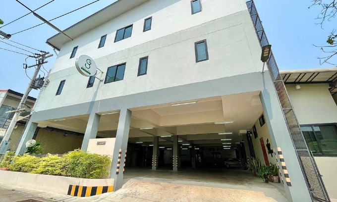 Surin Hotel | 28 m² Hotel ∙ 2 guests